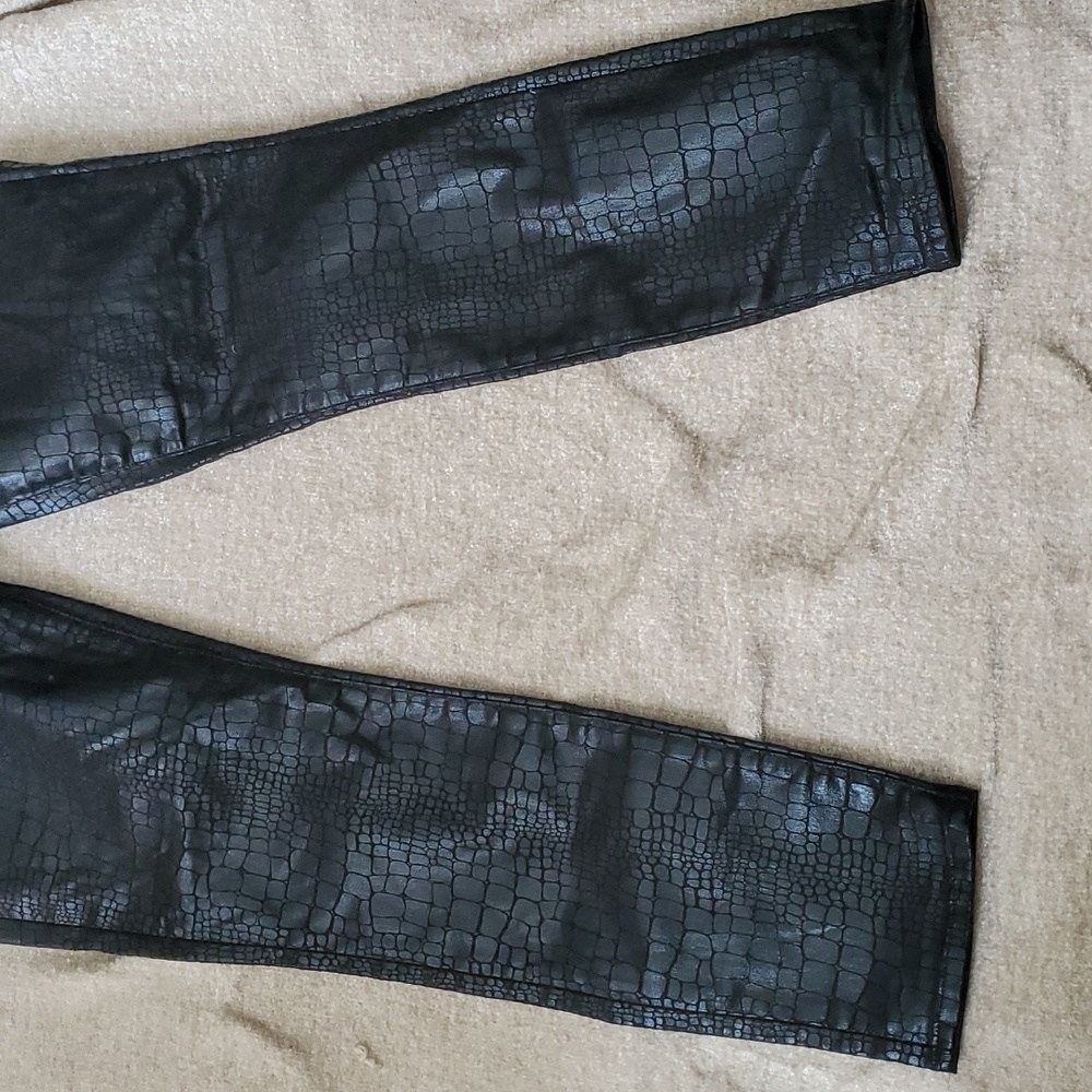 Frame woman's  black croc print  stretch ankle crop pants size 28 - Picture 7 of 13